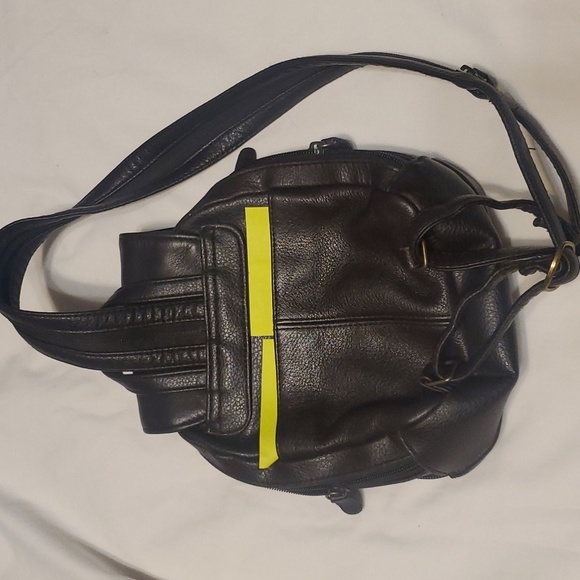 Leather ST JOHN'S BAY BACK PACK OR SLING STYLE. - Picture 3 of 12